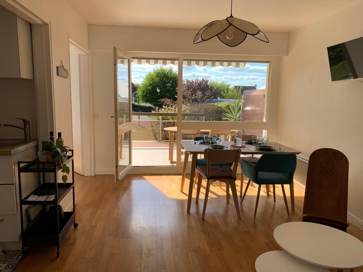 Trouville, Appartement Renove Avec Grande Terrasse Au Calme エクステリア 写真