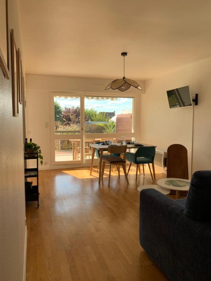Trouville, Appartement Renove Avec Grande Terrasse Au Calme エクステリア 写真